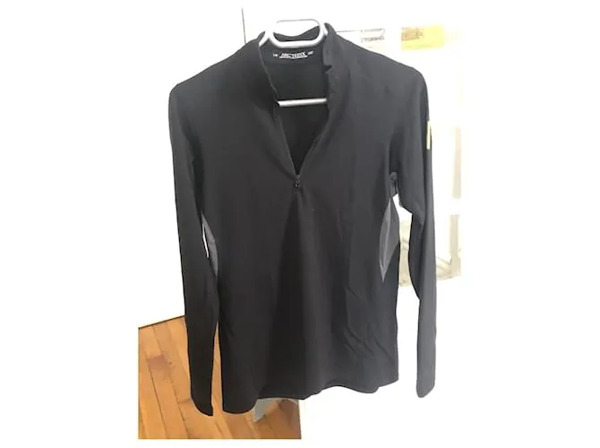 Autre Marque Parte superior, o Camiseta técnica para deportes. cerca del cuerpo, sigue todos tus movimientos. Negro 