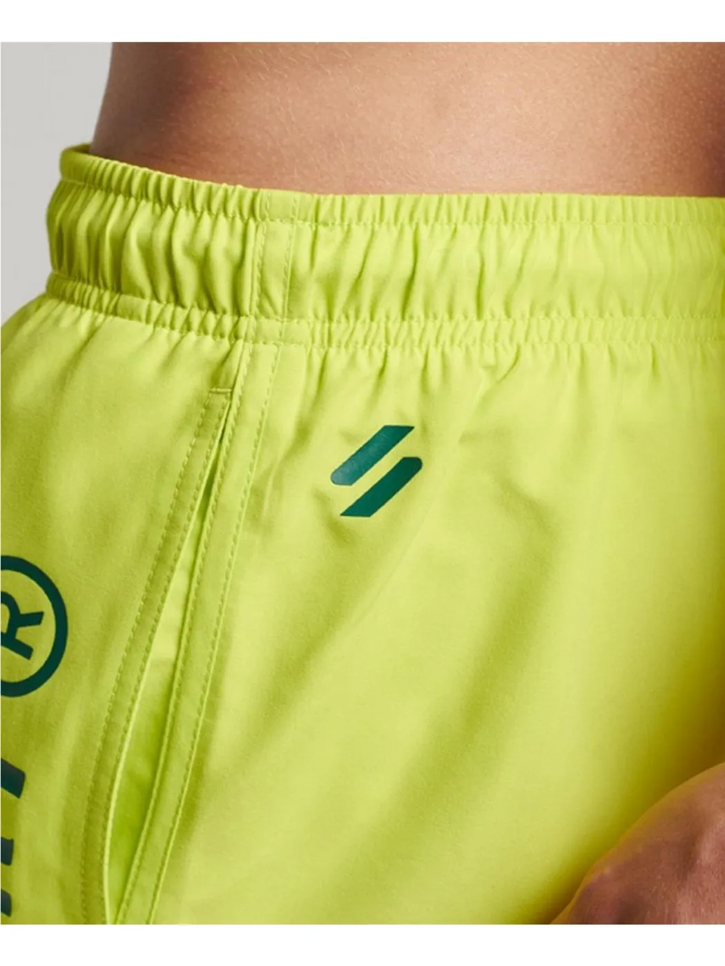 BAÑADOR SUPERDRY HOMBRE CODE CORE SPORT SWIM VERDE LIMA