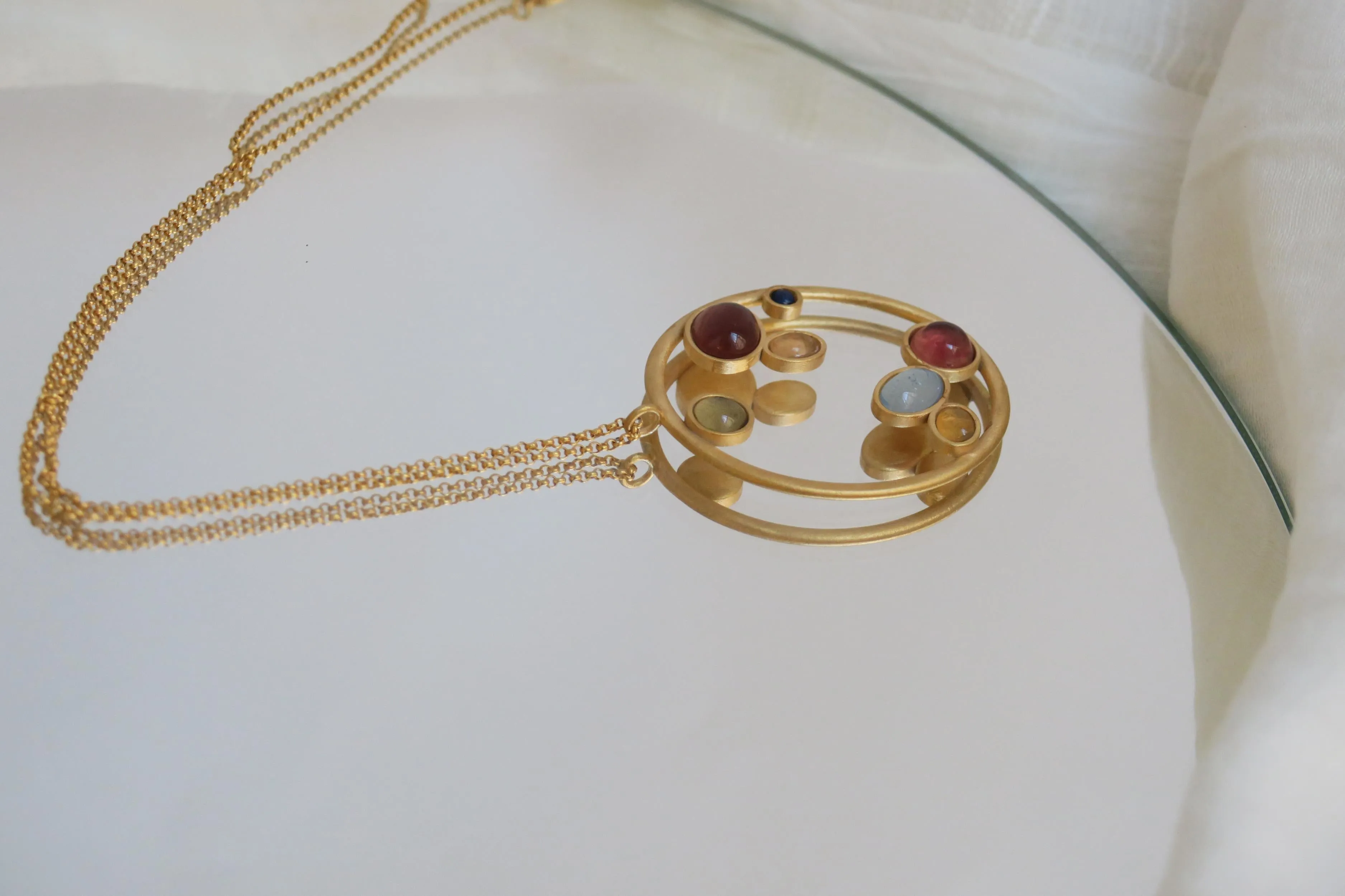 Collar dorado Alegria de Carme Fàbregas