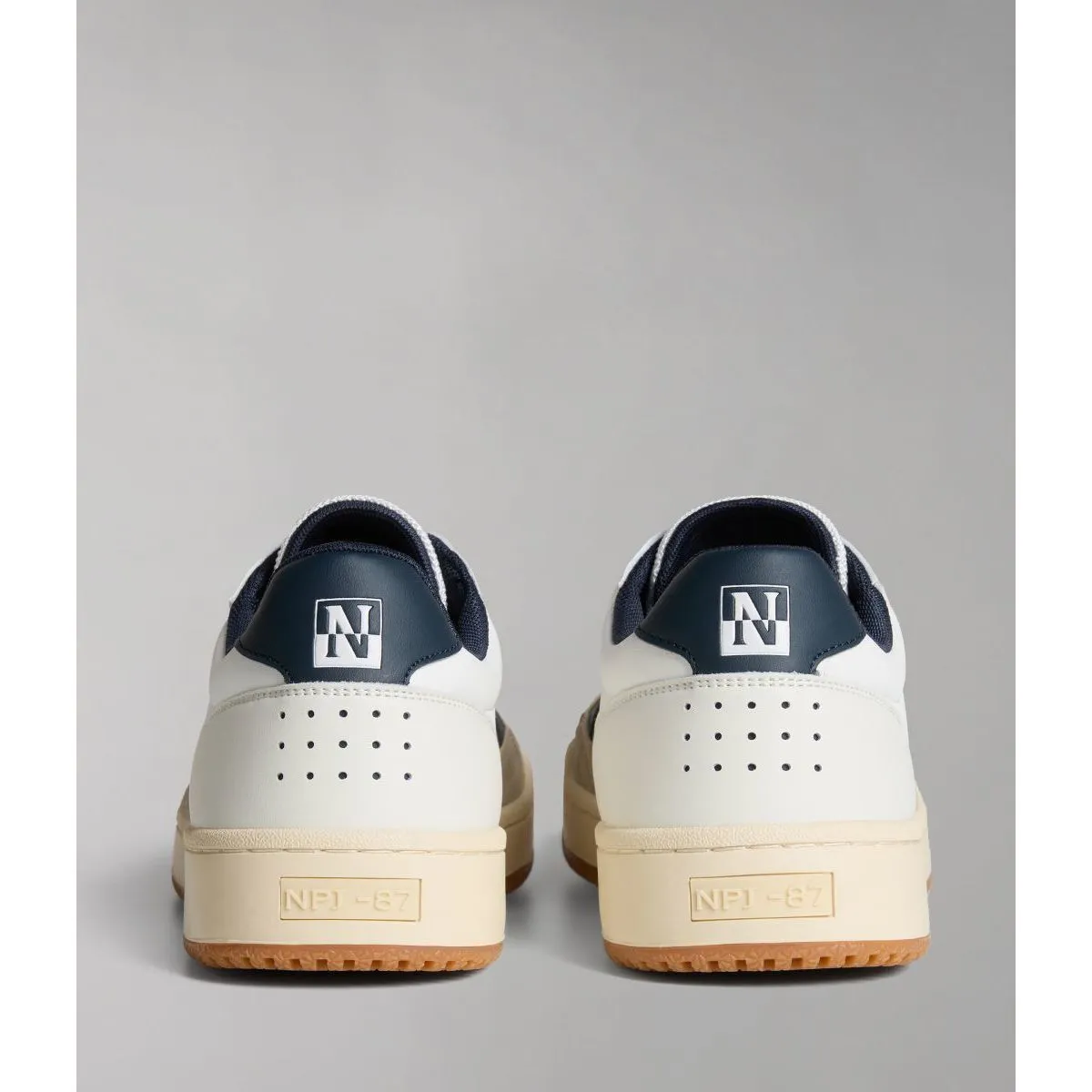 NP0A4HL3 COURTIS0101A WHITE/NAVY