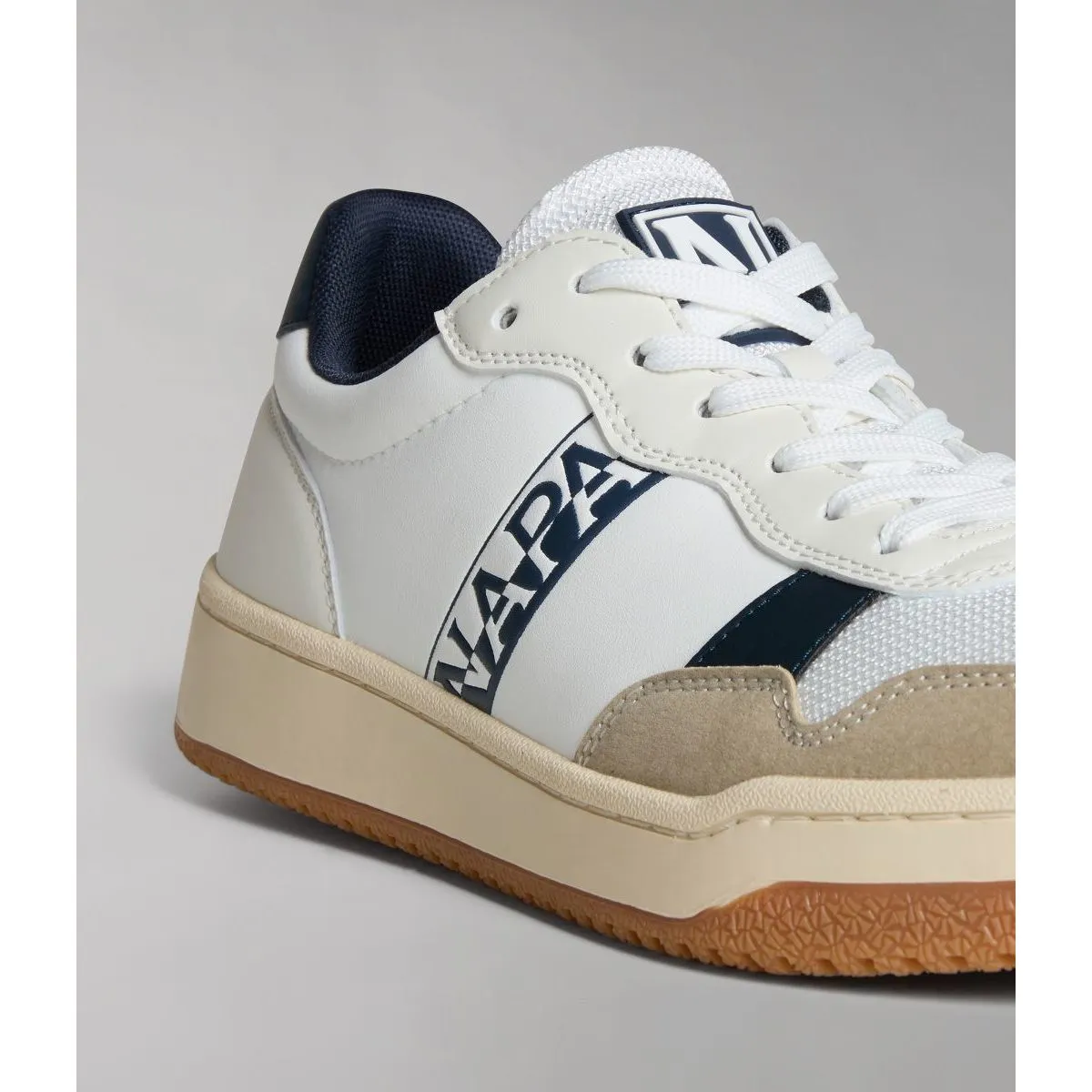 NP0A4HL3 COURTIS0101A WHITE/NAVY